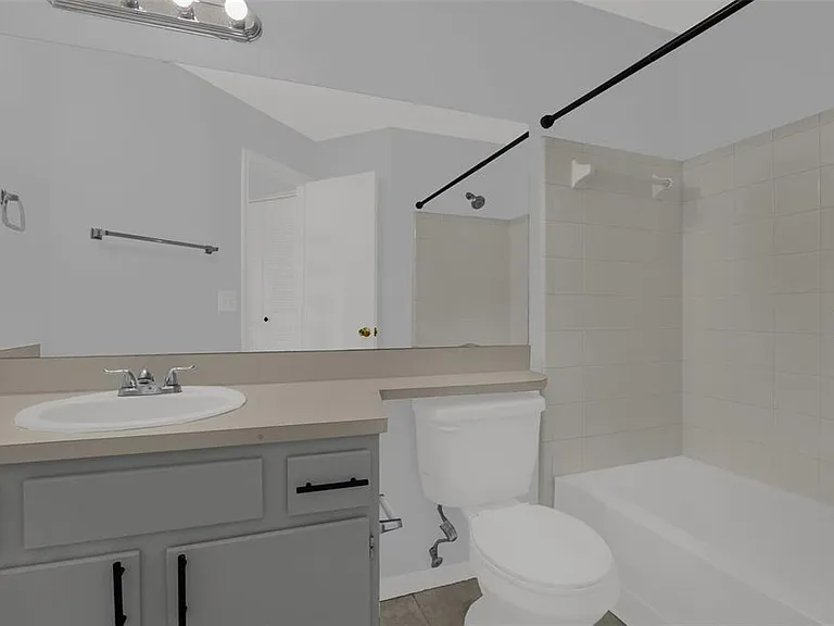 2508 Grassy Point Dr #202 — Photo 18