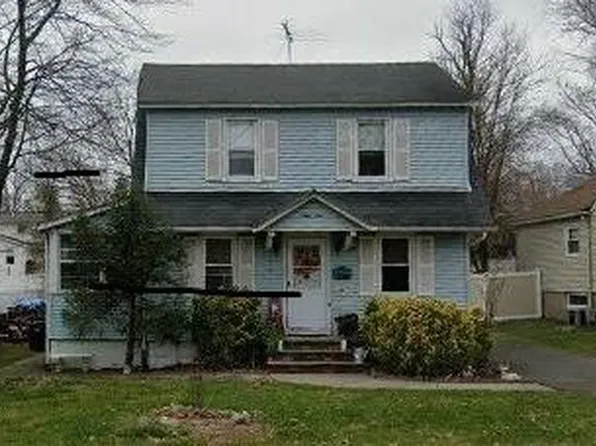 69 Hunt Ave, Pearl River, NY 10965