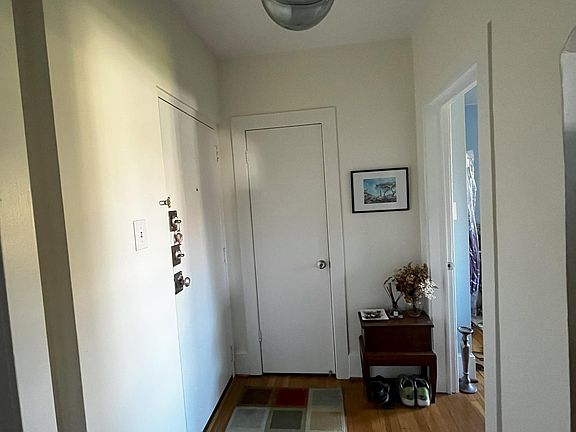 4th image of 1726 17th St NW APT 402