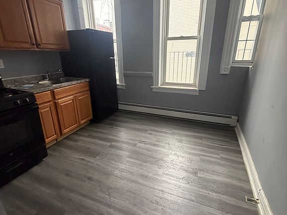 2nd image of 2815 Palisade Ave #4B