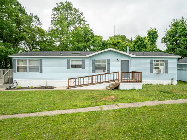 1804 Greenview Dr, Erie, PA 16509