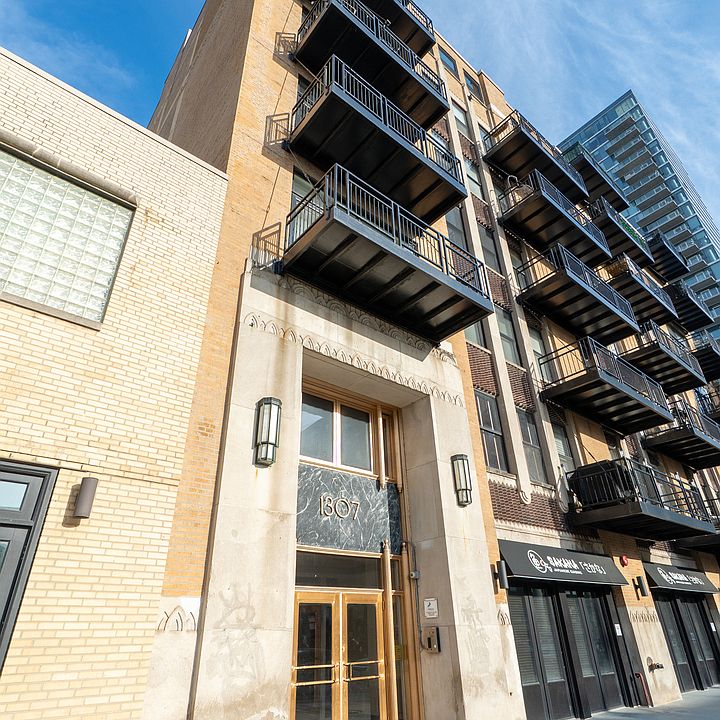 1st image of 1307 S Wabash Ave APT 406
