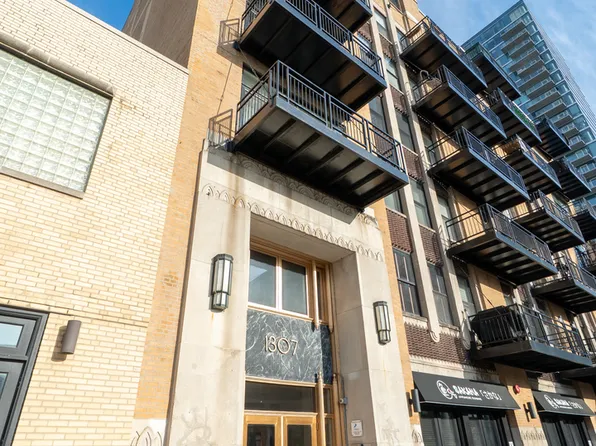 1307 S Wabash Ave APT 406, Chicago, IL 60605