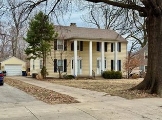 91 Janssen Pl, Kansas City, MO 64109
