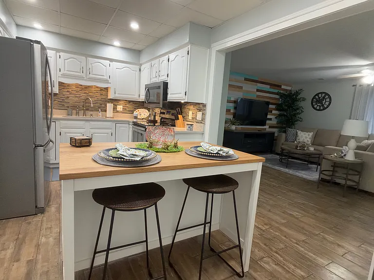 920 Camellia Dr #5 — Photo 3