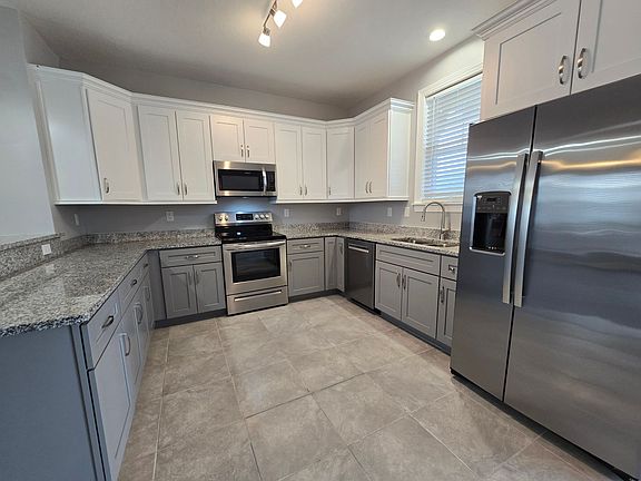 5th image of 608 Millbrooke Cir