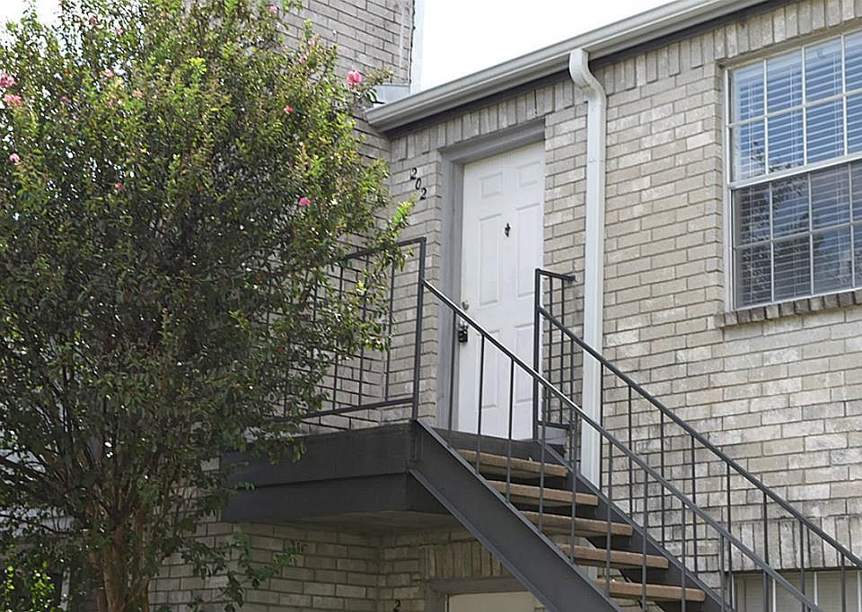 1st image of 9700 Leawood Blvd APT 202