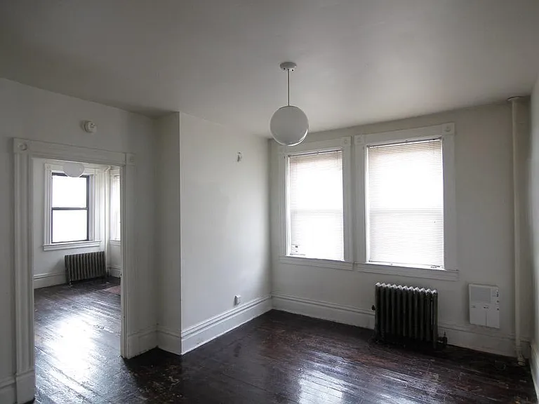 200 Franklin Ave #2 — Photo 4