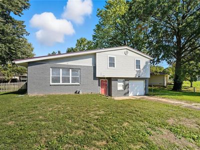 300 Crestview Dr, Richmond, MO, 64085