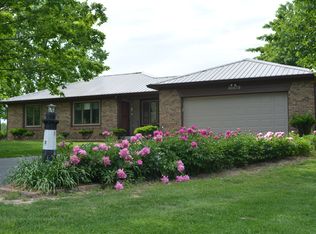 5734 Paradise Dr, Martinsville, IN 46151
