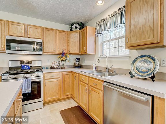 5th image of 118 Foxhound Dr