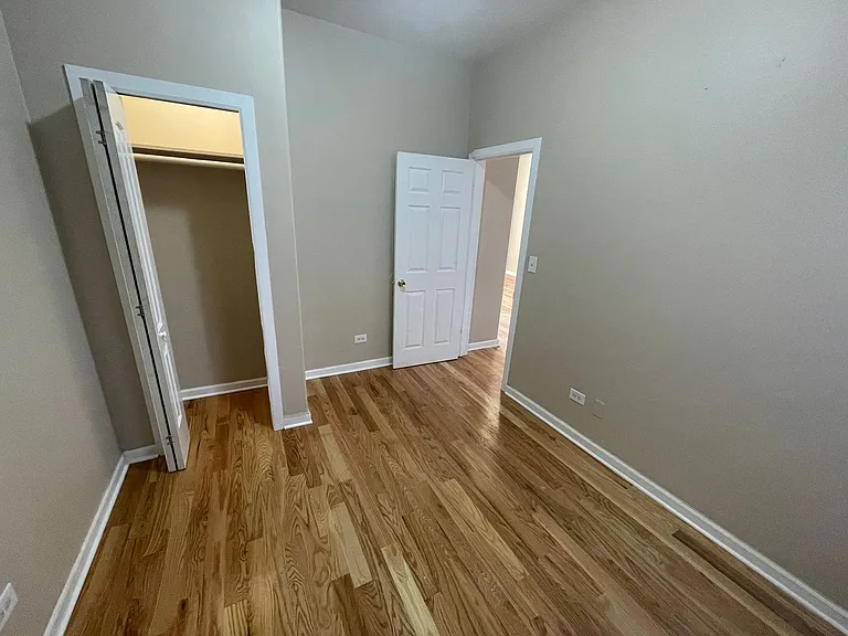 1022 W 64th St #2E — Photo 8
