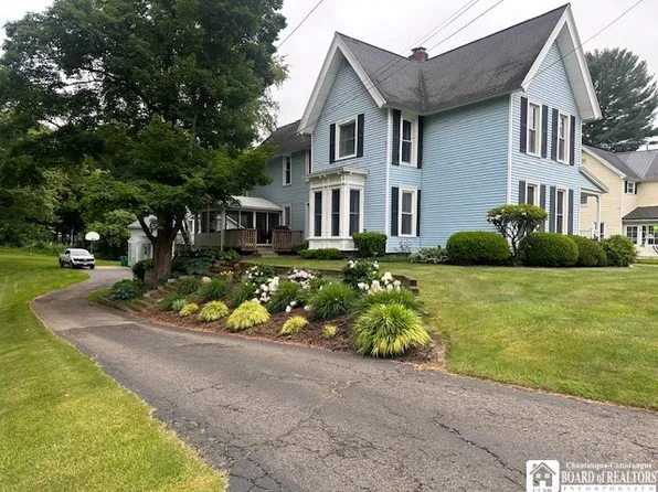 90 Prospect Ave, Springville, NY 14141