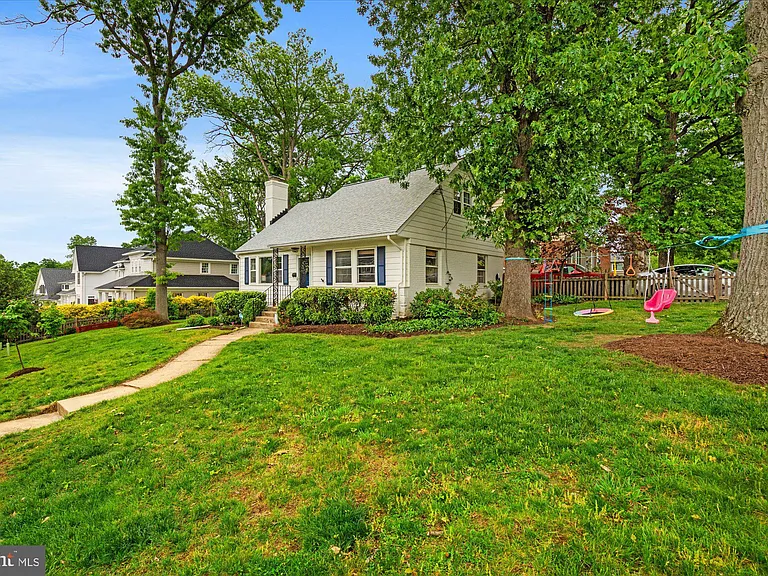 610 Crestwood Dr — Photo 39