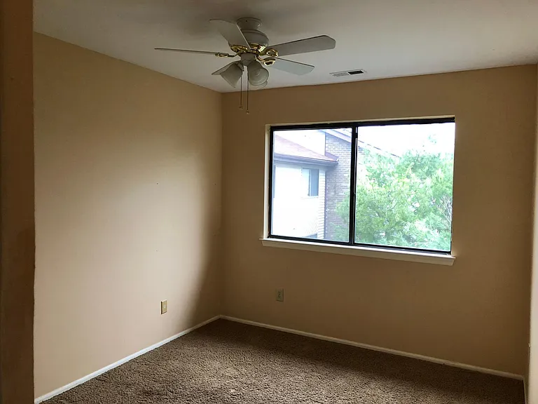 4220 Birchwood Ct — Photo 13
