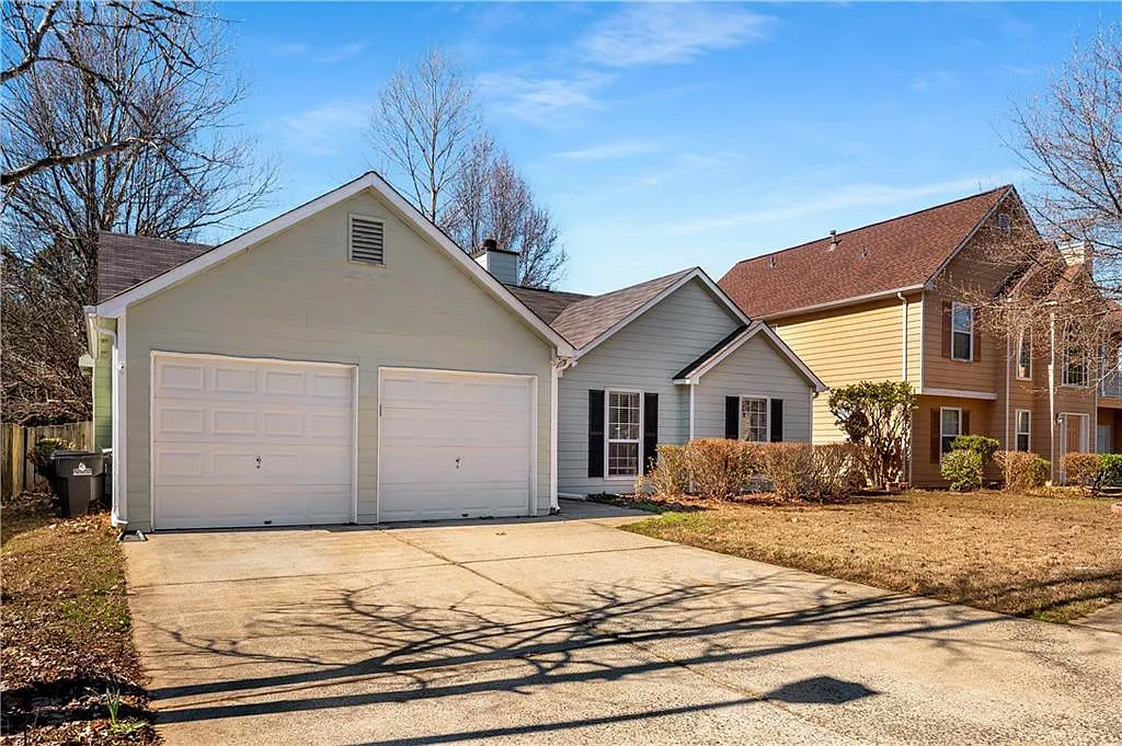 3 bed, 2.0 bath, 1507 sqft, $2,100 — Photo 2