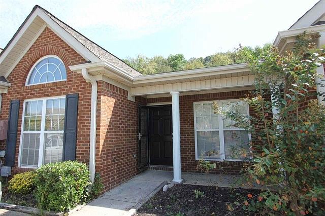 1st image of 162 Hayesbury Ln