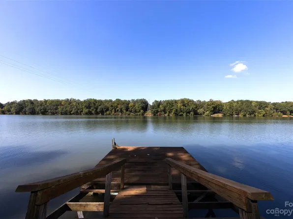 5136 Bright Rd, Charlotte, NC 28214