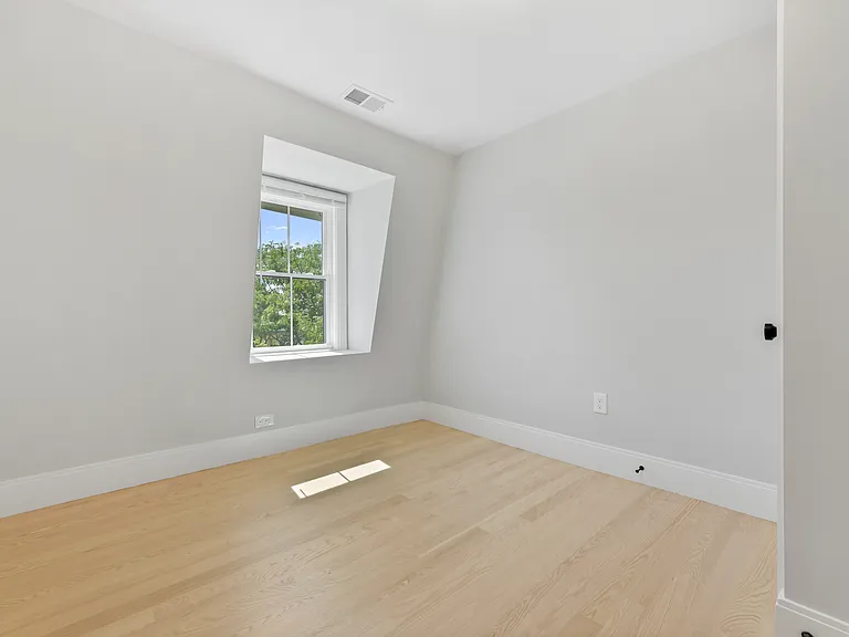 226 Princeton St #7B — Photo 7
