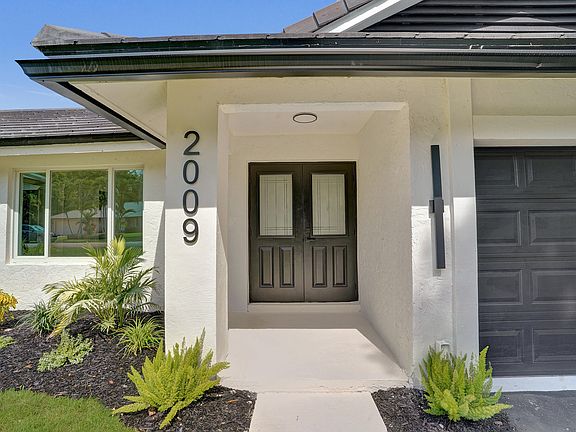 3rd image of 2009 SW 36TH Avenue