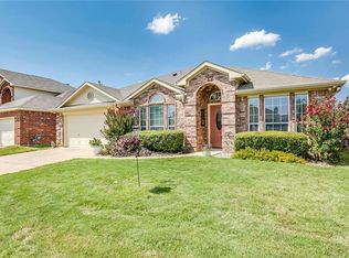 427 Hidden Ridge Dr, Burleson, TX 76028