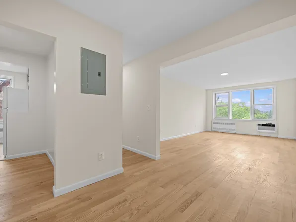 601 Kappock Street 6P image 1 of 14