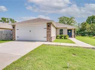 5004 W Colfax Loop, Fayetteville, AR 72704