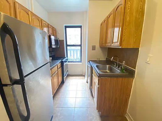 1st image of 73 Saint Pauls Pl APT B6