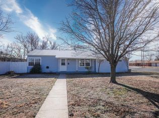 100 SE 8th St, Plainview, TX 79072