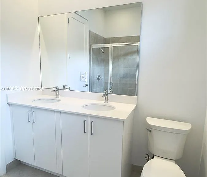 5089 Penella Ave — Photo 14