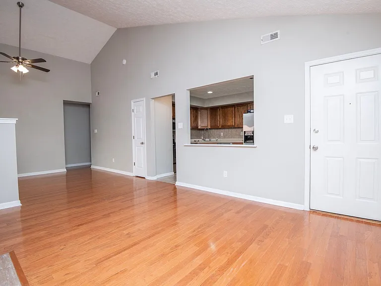 8816 Mill Run Dr — Photo 7