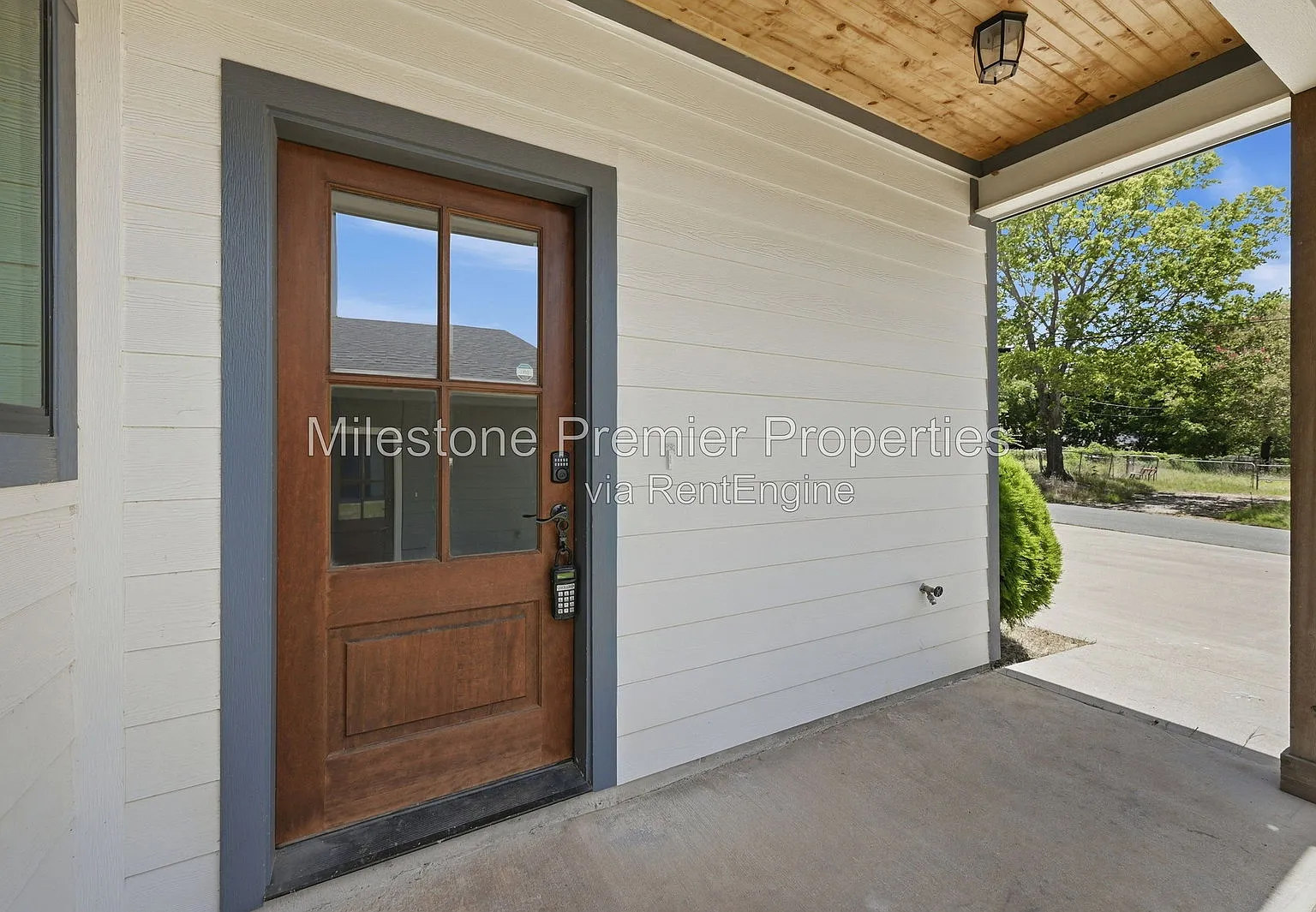 3 bed, 2.5 bath, 1224 sqft, $1,395 — Photo 4
