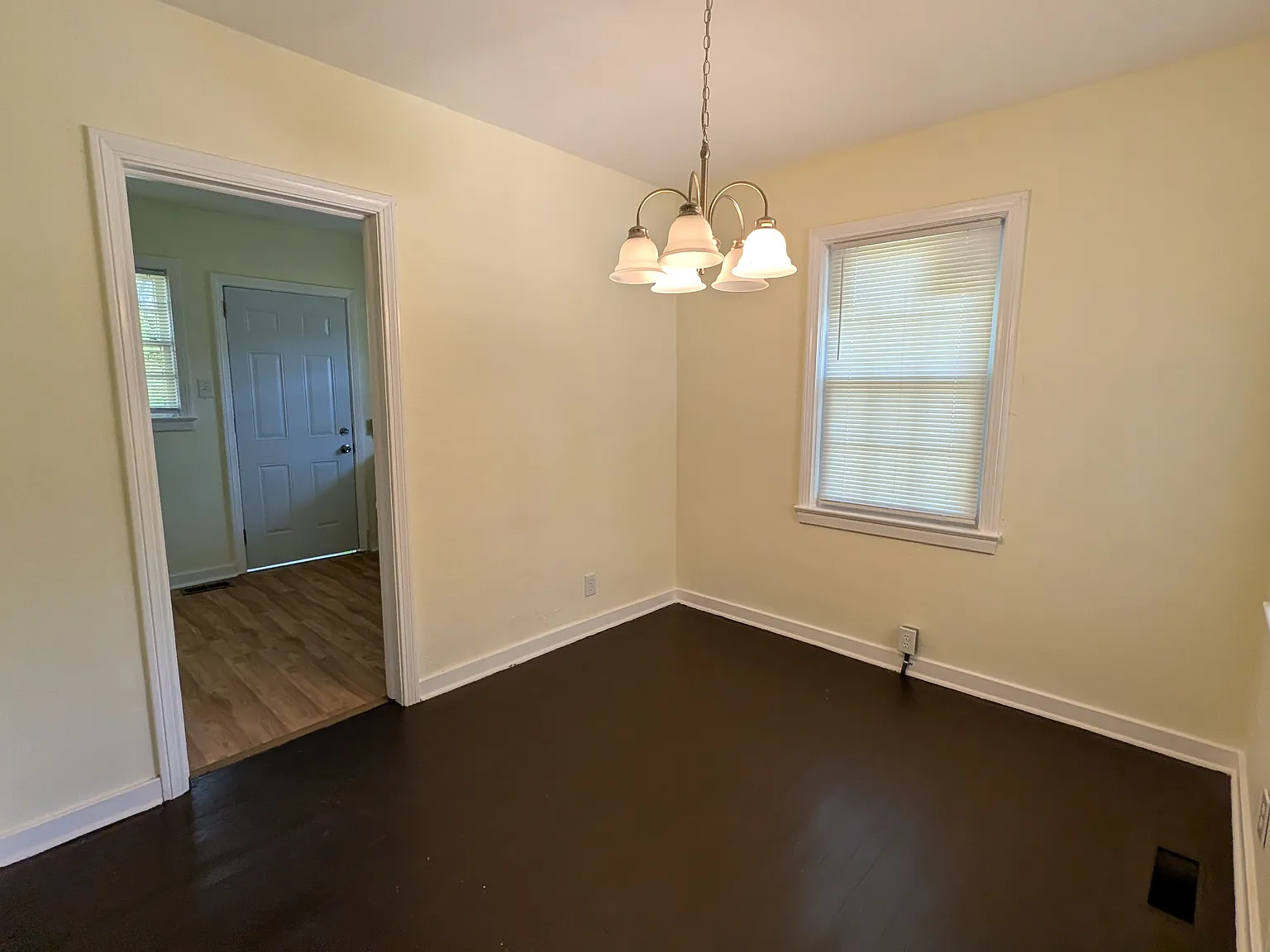 3 bed, 1124 sqft, $1,050 — Photo 2