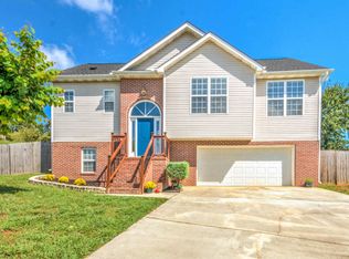 1951 Winter Winds Ln, Knoxville, TN 37909