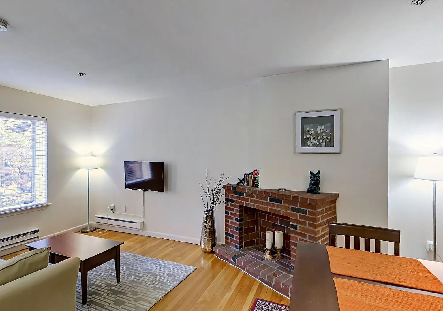 Studio, 350 sqft, $3,150 — Photo 2
