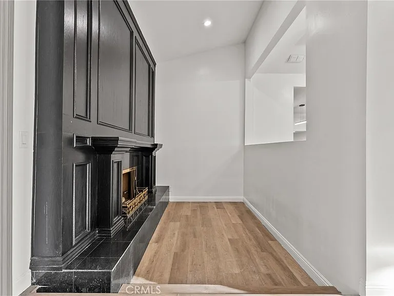 9724 Bothwell Rd — Photo 14