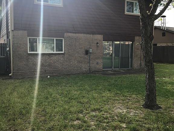 3rd image of 8314 Twin Lamps Ln