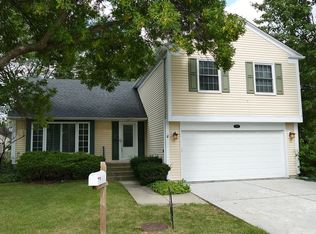 2764 Garden Dr, Lisle, IL 60532