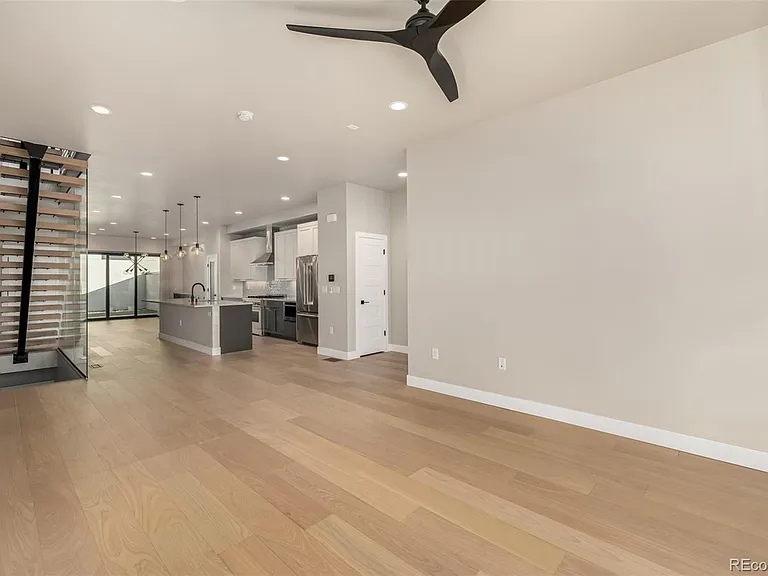 1734 Meade St — Photo 5