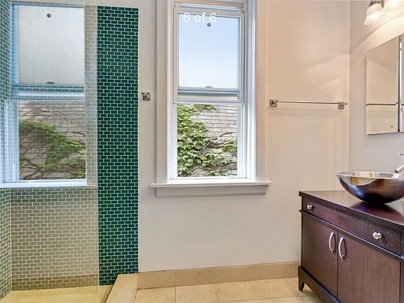 3rd image of 3256 N Lakewood Ave #3