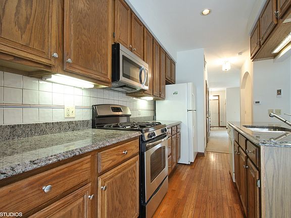 5th image of 5930 N Sauganash Ln