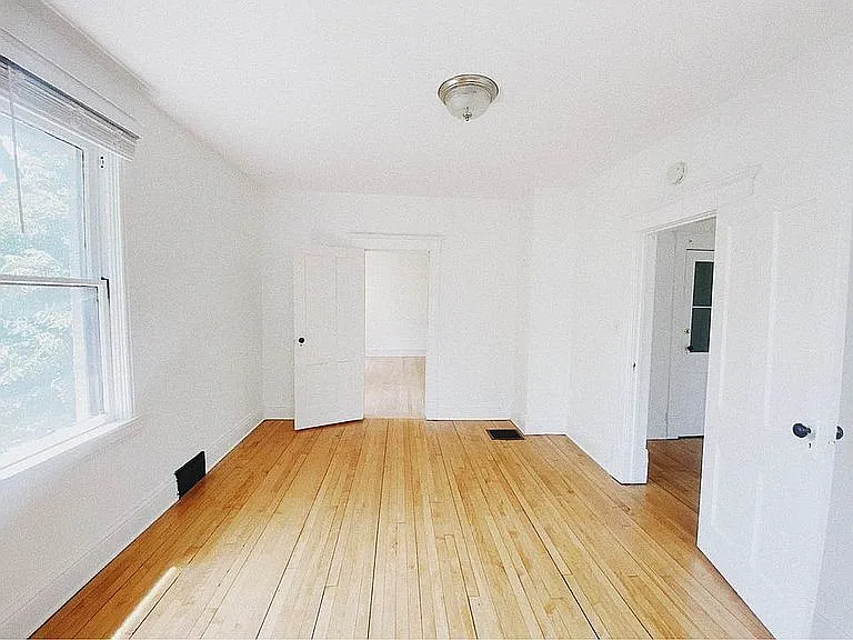 1702 Grand St NE #2 — Photo 6