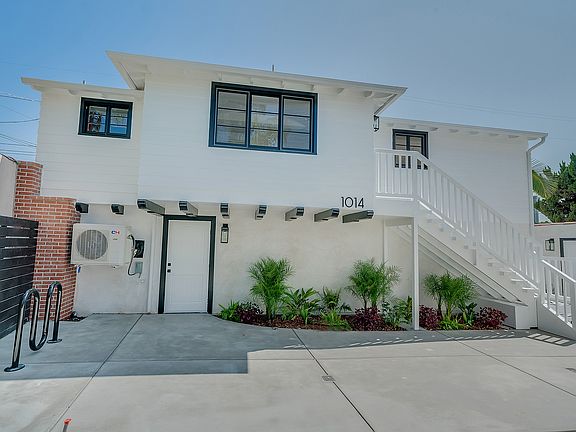 3rd image of 1014 S Hayworth Ave