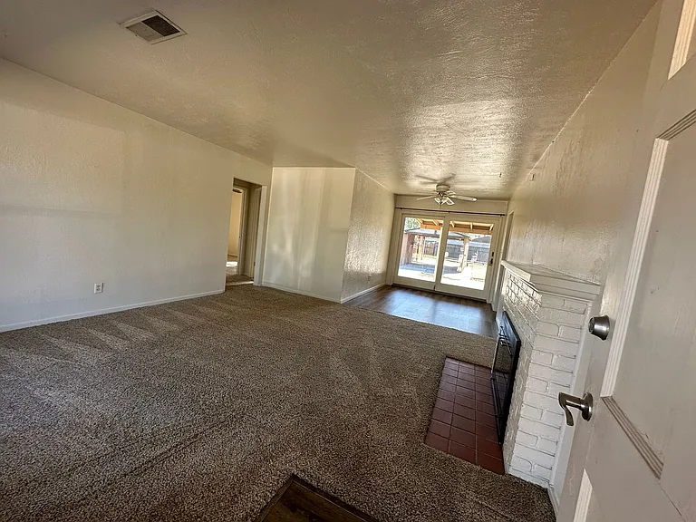 1750 Lois Way — Photo 4