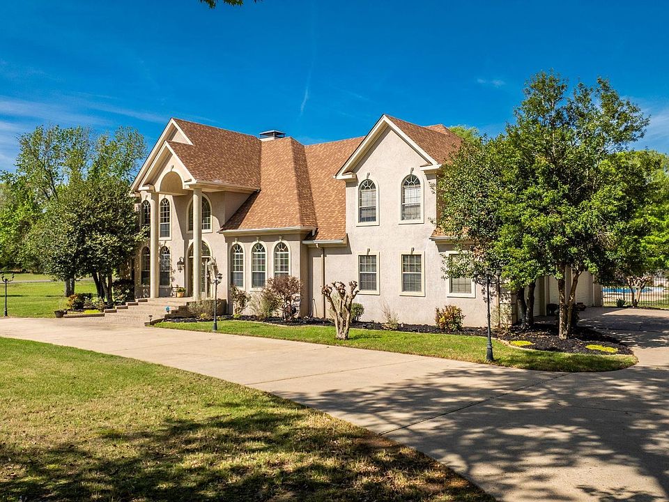 1st image of 6 Shady Grove Ln