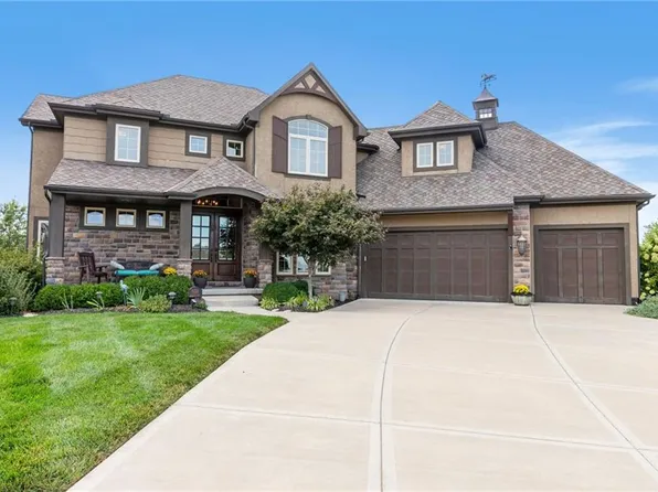 16224 Belinder Rd, Overland Park, KS 66085
