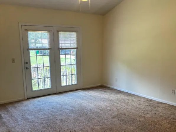 212 Constance Ln #1, Columbus, MS 39702