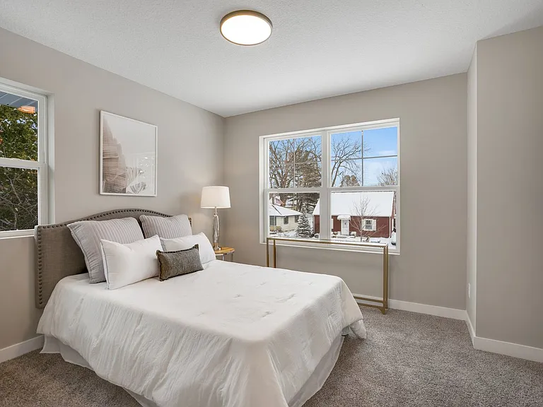 Available 07/01! New Build 4 bed 3 Bath in Hopkins! — Photo 34