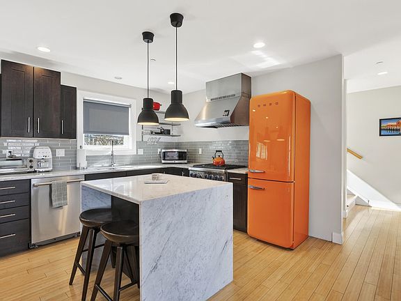 4th image of 50 Myrtle Street