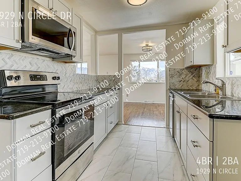 1929 N Circle Dr — Photo 9